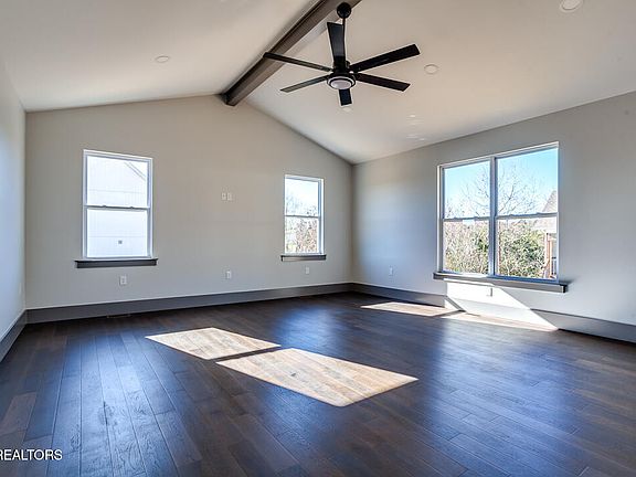 5th image of 6313 Mountain Rise Dr