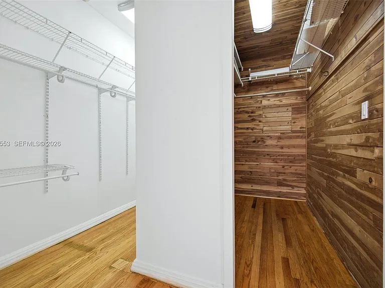 2300 S Miami Ave — Photo 27