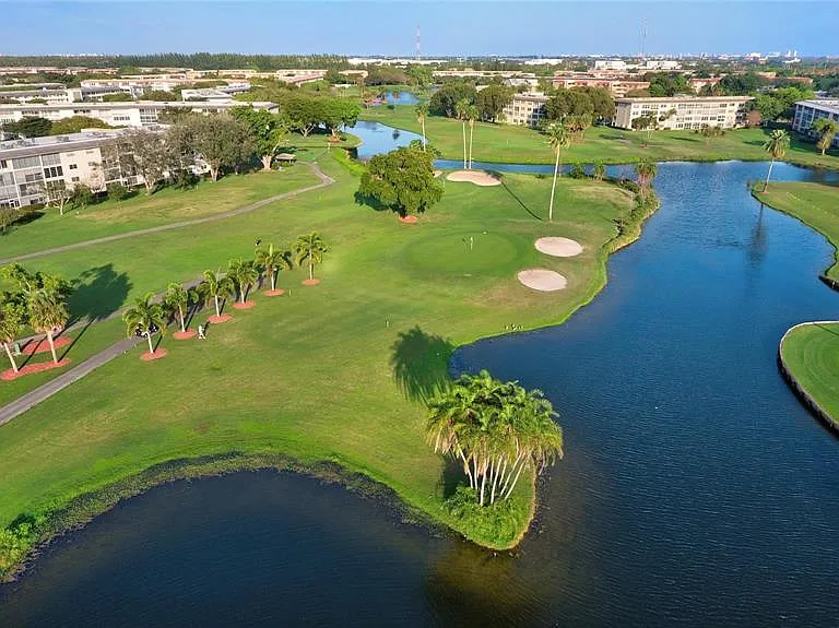 2402 Antigua Cir #D1 — Photo 23