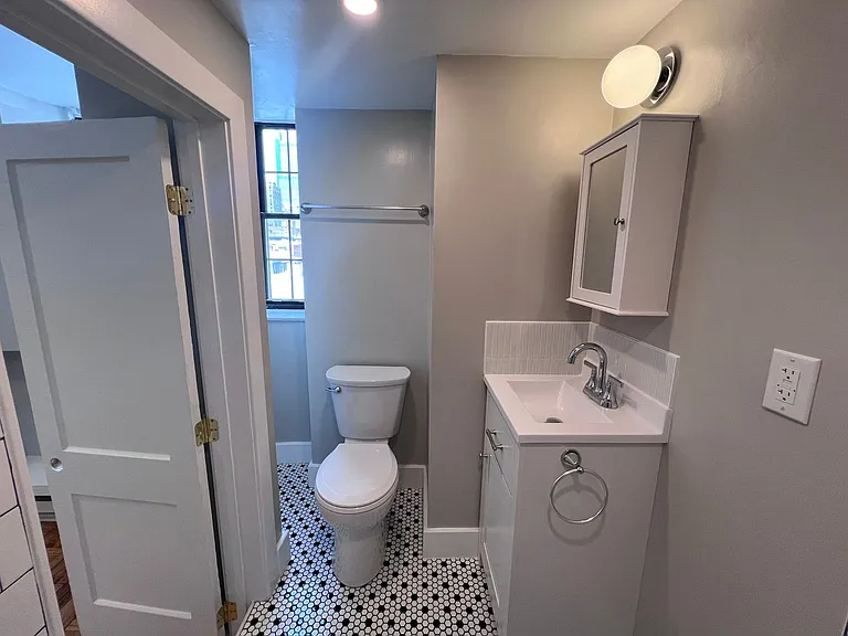 331 S Smedley Street — Photo 8