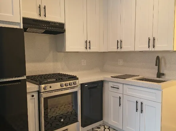 1626 3rd Avenue image 1 of 8