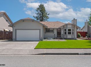371 Sherry Dr, Ukiah, CA 95482