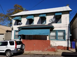 523 E Cranberry Ave, Hazleton, PA 18201