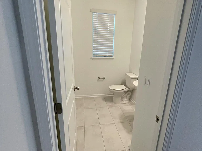 711 Cherry Elm Dr — Photo 10