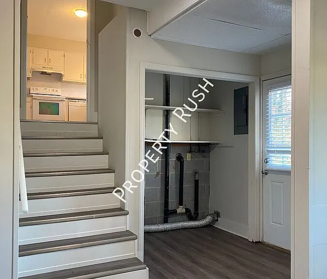 4727 Tessie Ln — Photo 11