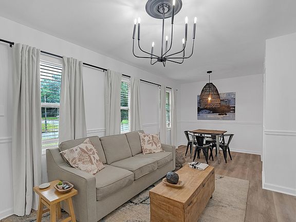 4th image of 1407 Ivy Rd