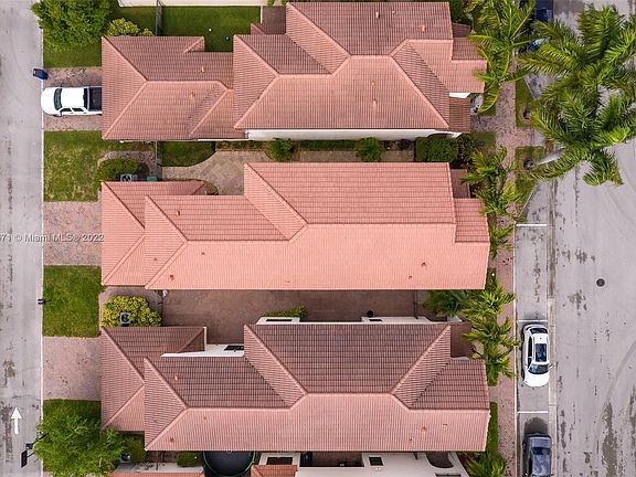 4th image of 8298 NW 39th Ct #8298