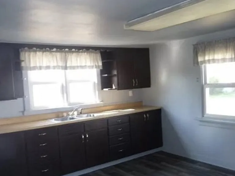 220 Kentucky Ave — Photo 2