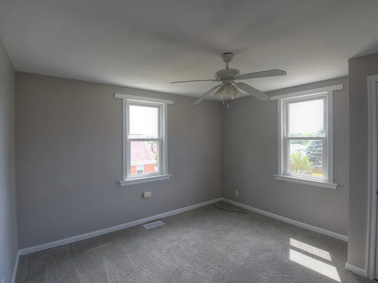 742 Lemington St — Photo 9