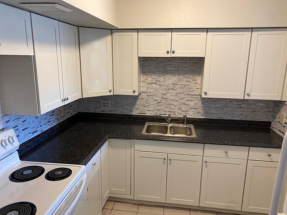 4th image of 2331 Finlandia Ln