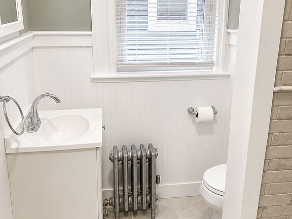3rd image of 35 Pinehurst Ave #1