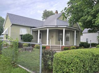 1359 E Chestnut St, Canton, IL 61520