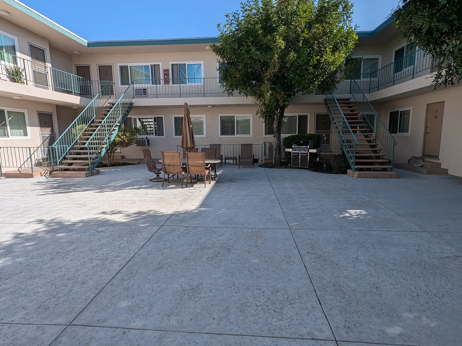 Providencia Apts — Photo 2