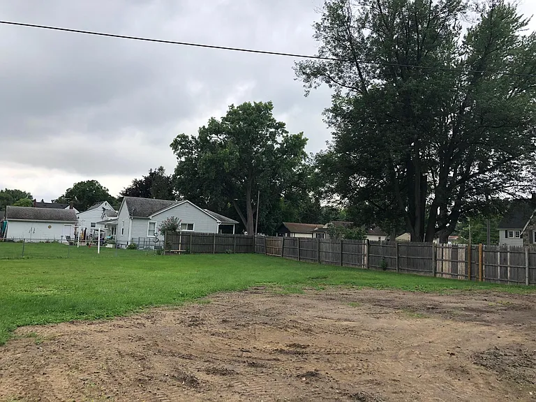 22570 Curie Ave — Photo 23