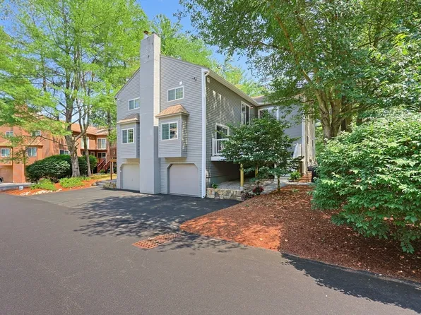 8 Voyagers Ln Unit 8, Ashland, MA 01721