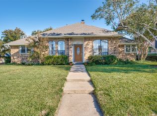 2411 Vista Glen Ln, Carrollton, TX 75007
