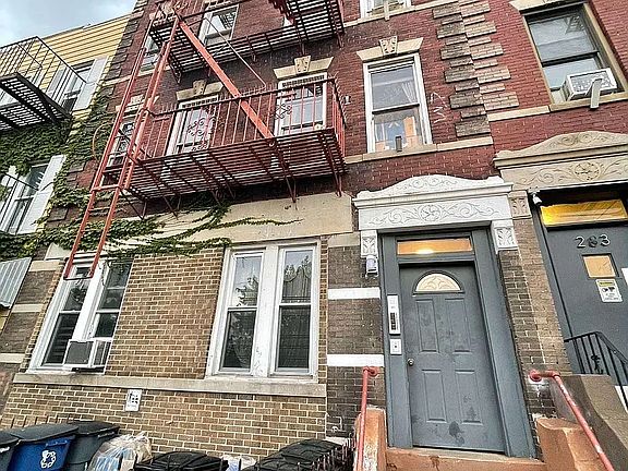 2nd image of 281 23rd St APT 1