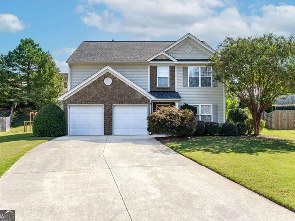 1049 Pine Isle Ct, Sugar Hill, GA 30518