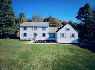 2 Bridle Ln, Budd Lake, NJ 07828