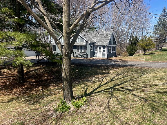 5th image of W330N4305 Lakeland Dr