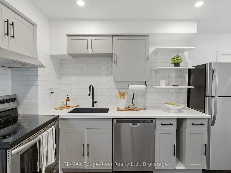 163 Nassau St — Photo 12