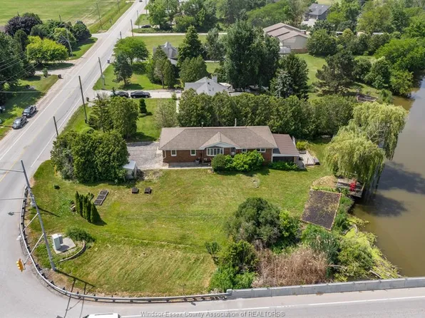 1203 Belle River Rd, Lakeshore, ON N8L 1B7