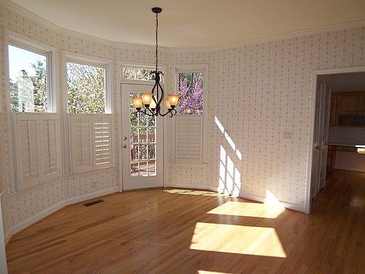 4th image of 2315 Treymore Ln
