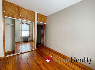 32-23 35th St #1R, Astoria, NY 11106
