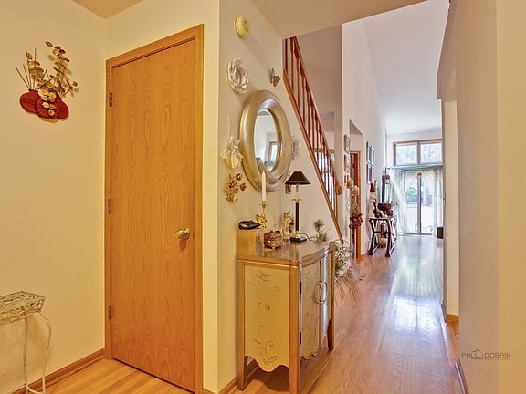4th image of 1335 Oakmeadow Ct #P