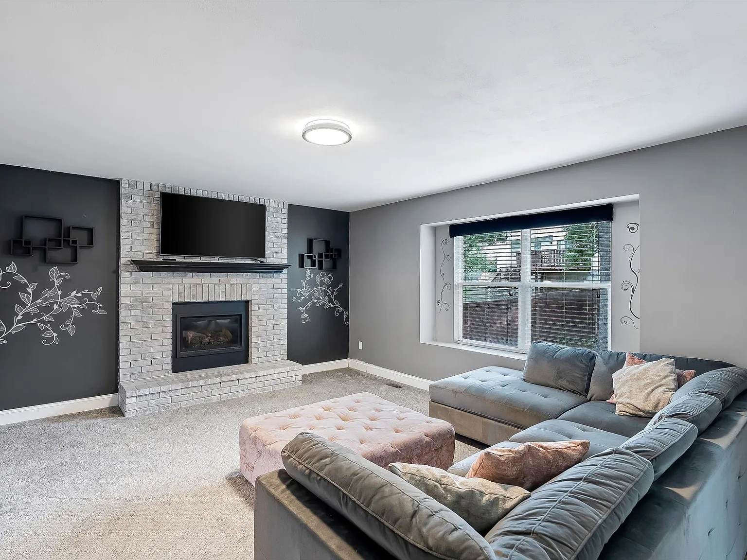 3 bed, 1703 sqft, $3,000 — Photo 2