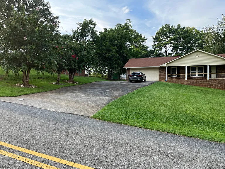 18 Oakdale Dr — Photo 6