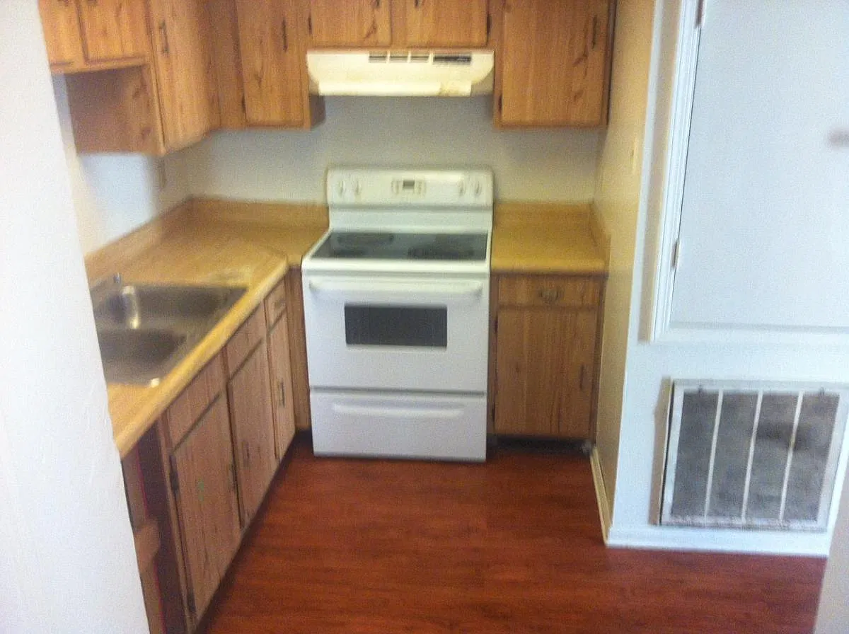 2 bed, 1.5 bath, 950 sqft, $1,195 — Photo 4