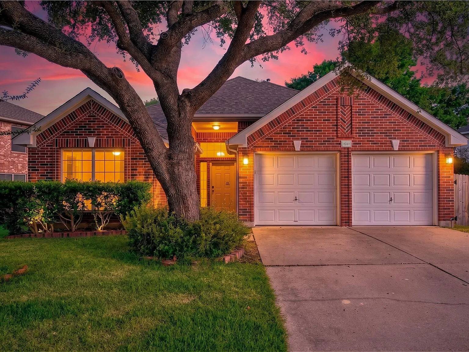 3 bed, 2.0 bath, 1767 sqft, $2,500 — Photo 2