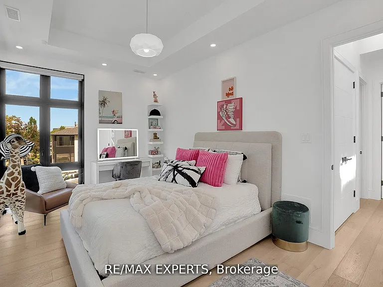 7 Woodvalley Dr — Photo 23
