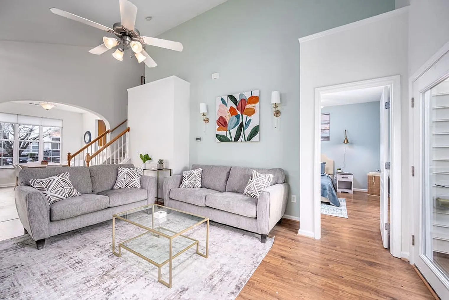 3 bed, 2.0 bath, 1334 sqft, $3,403 — Photo 2