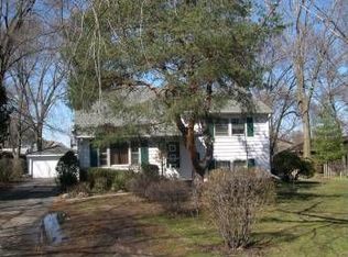 17W362 White Pine Rd, Bensenville, IL 60106