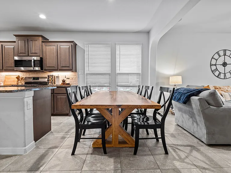 9108 Golden Hollow Ln — Photo 13