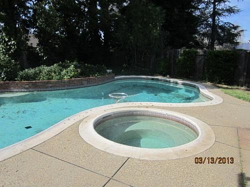 1st image of 1000 Woodglen Dr