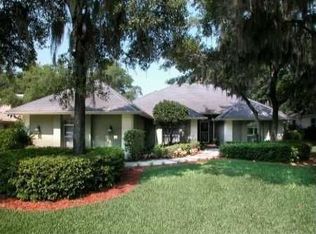 2901 Clubhouse Dr, Plant City, FL 33566