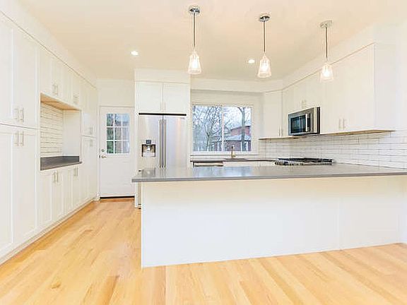 4th image of 6136 Liebig Ave #A