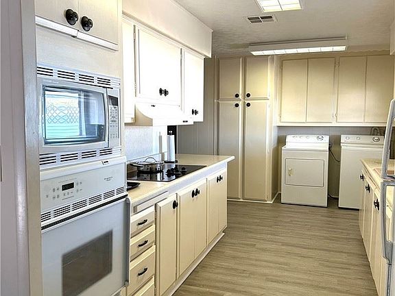 2nd image of 601 N Kirby St #133