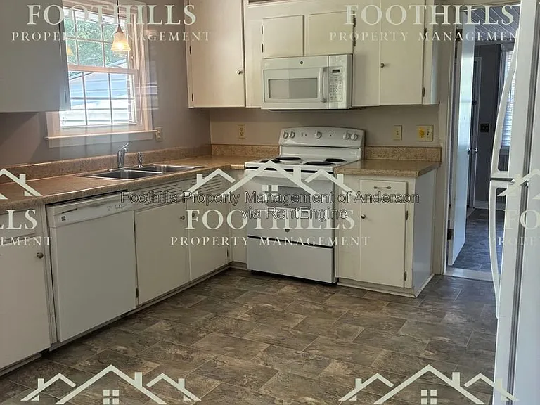 809 Wilson St — Photo 6
