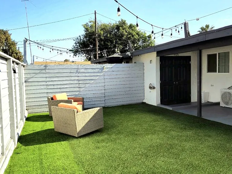 Gillespie Dr — Photo 43