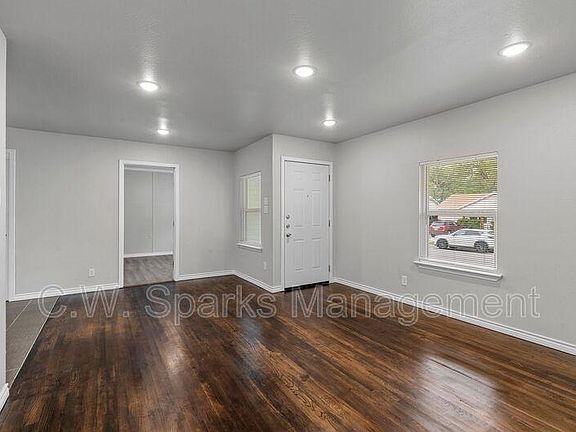 4th image of 614 Morris Dr