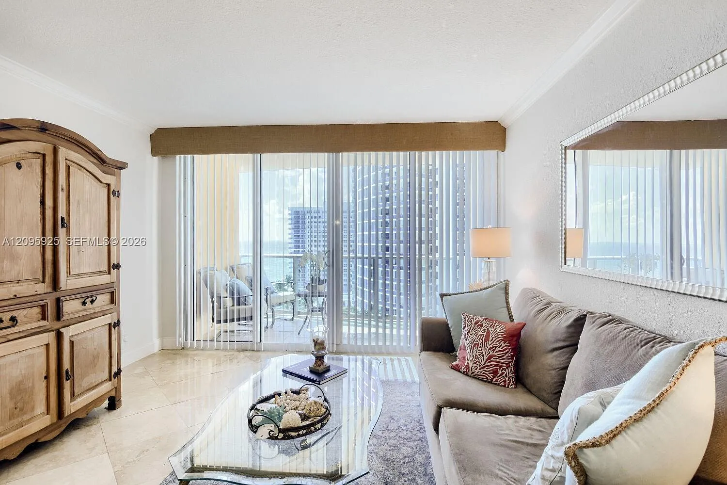 Wave Condo — Photo 2