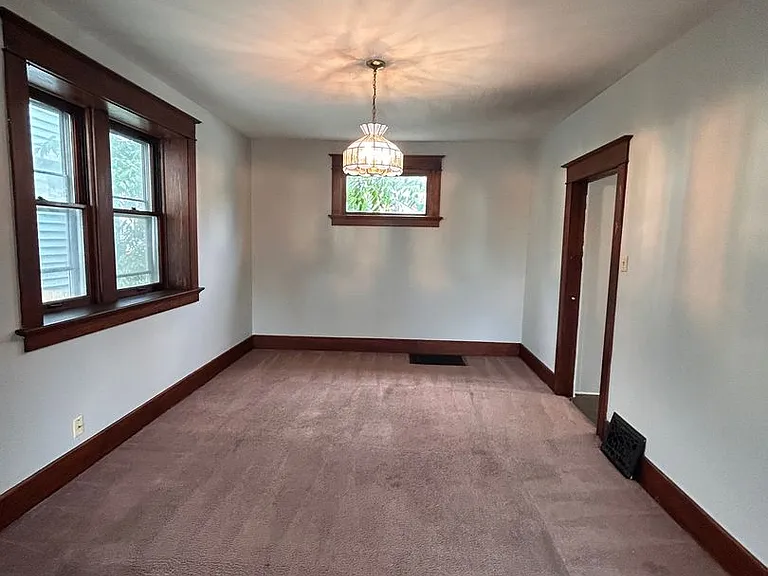 434 Rose Ln — Photo 5