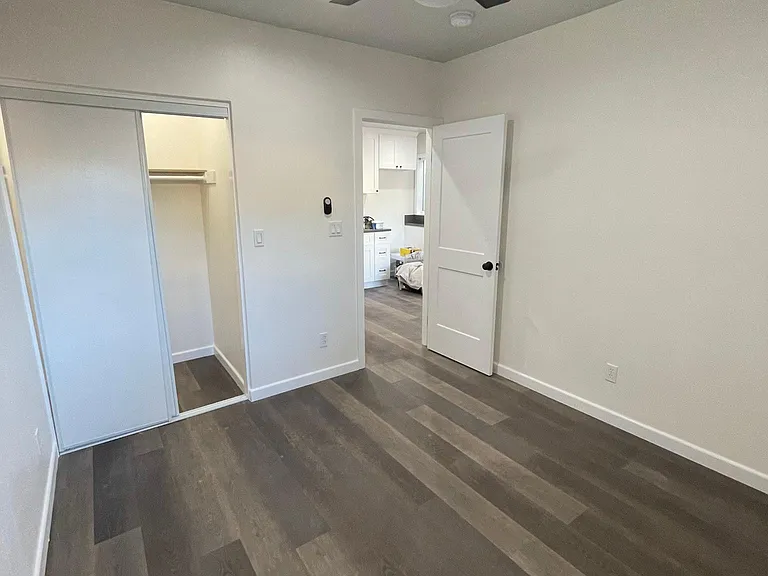 2033 E 4th St #2 — Photo 6
