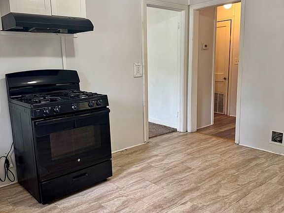 5th image of 501 Martine St