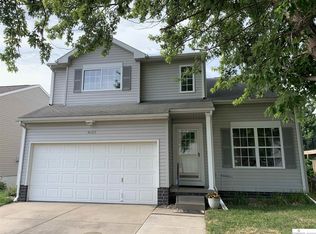 16523 Erskine St, Omaha, NE 68116