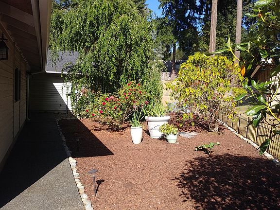 2nd image of 8407 Edgewater Dr SW